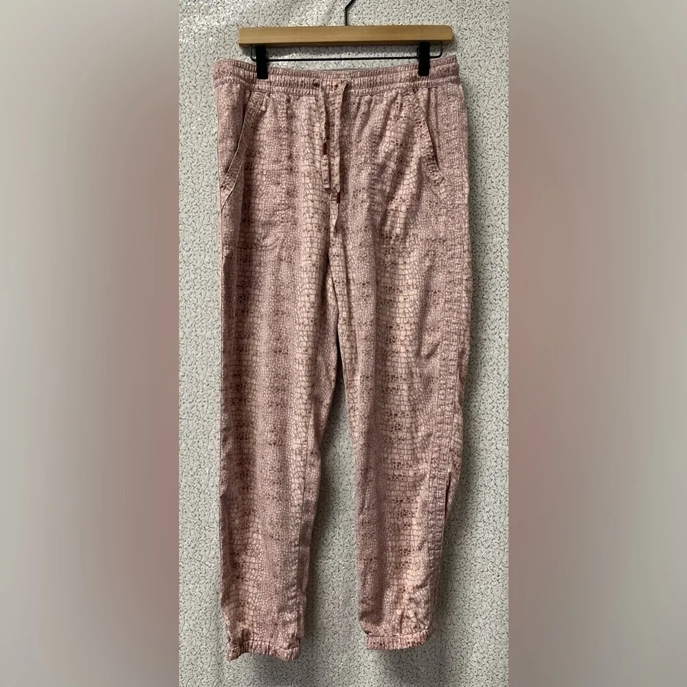 Anthropologie Orana Printed Joggers Pink Snakeskin Print Pants | Size Medium